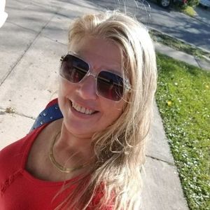 Meet your Posher, Denise